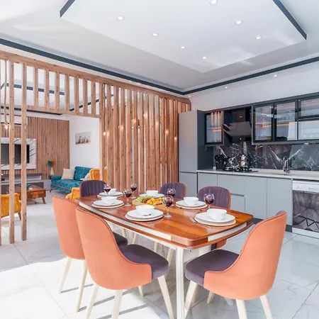 Kalkan'da Deniz Manzarali Lueks Tatil Villasi Villa *