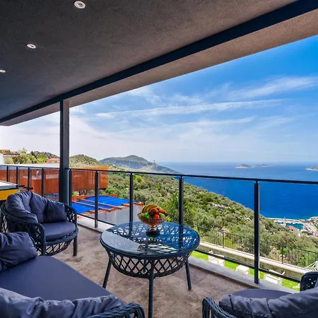 Kalkan'da Deniz Manzarali Lueks Tatil Villasi Villa *