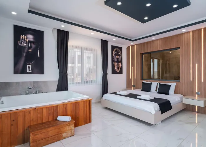 Kalkan'da Deniz Manzarali Lueks Tatil Villasi 别墅 *