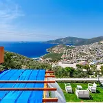 Kalkan'da Deniz Manzarali Lueks Tatil Villasi فيلة كاس