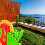 Kalkan'da Deniz Manzarali Lueks Tatil Villasi فيلة *