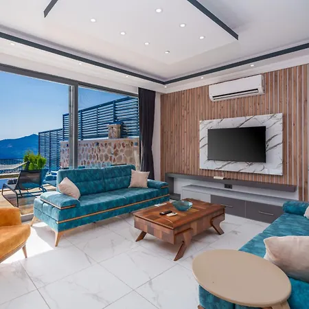 Kalkan'da Deniz Manzarali Lueks Tatil Villasi Villa