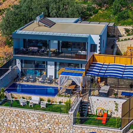 Kalkan'da Deniz Manzarali Lueks Tatil Villasi Kas