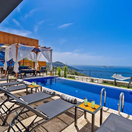 Kalkan'da Deniz Manzarali Lueks Tatil Villasi Vilă