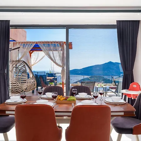 Kalkan'da Deniz Manzarali Lueks Tatil Villasi Villa