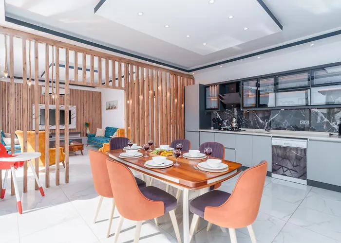 Kalkan'da Deniz Manzarali Lueks Tatil Villasi Villa *
