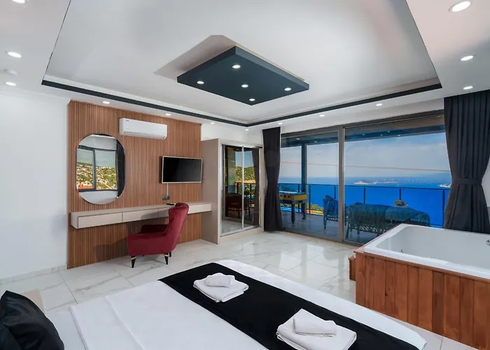 Kalkan'da Deniz Manzarali Lueks Tatil Villasi Kas