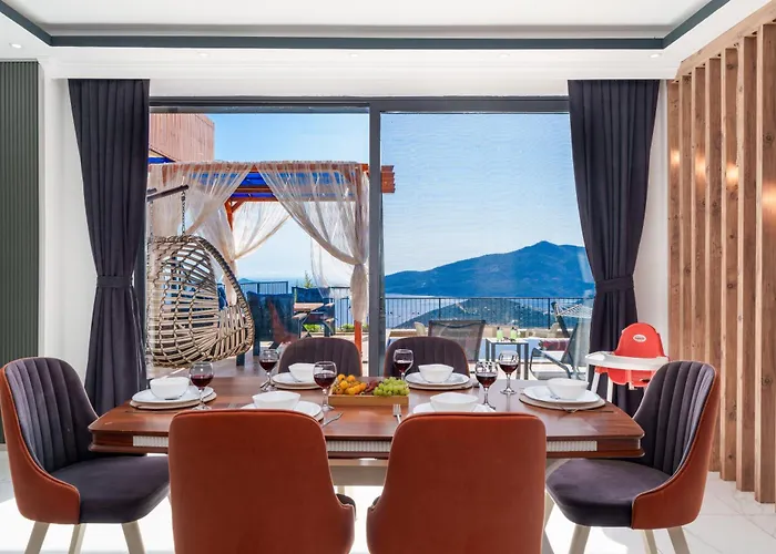 Kalkan'da Deniz Manzarali Lueks Tatil Villasi Villa
