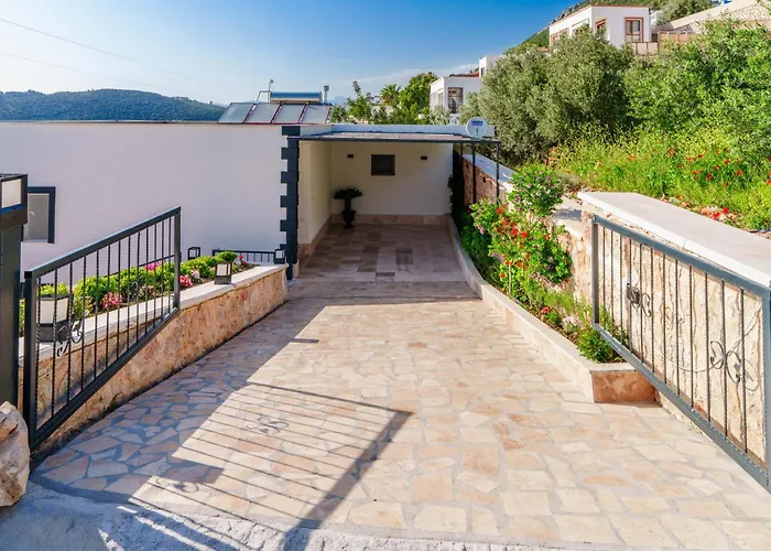 Kalkan'da Deniz Manzarali Lueks Tatil Villasi Villa *