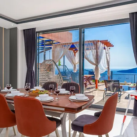 Vilă Kalkan'da Deniz Manzarali Lueks Tatil Villasi *