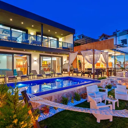 Vilă Kalkan'da Deniz Manzarali Lueks Tatil Villasi *