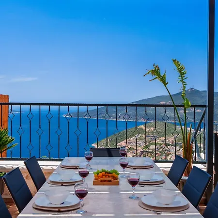Kalkan'da Deniz Manzarali Lueks Tatil Villasi Vilă *